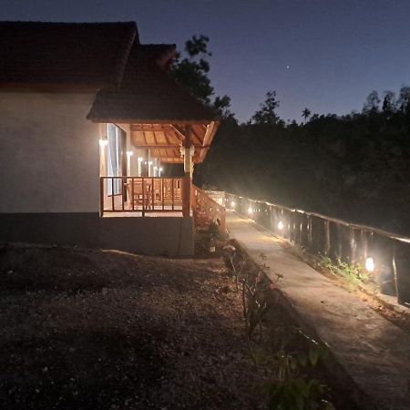 Vina Bungalow Toyapakeh Zewnętrze zdjęcie